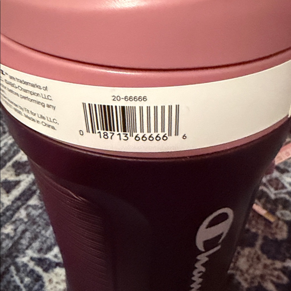Champion Burgundy  Lunch Box and 40 oz Water Bottle - Picture 9 of 10
